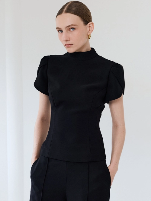 BLUSA MANGA CURTA COM GOLA ALTA BEATRIZ
